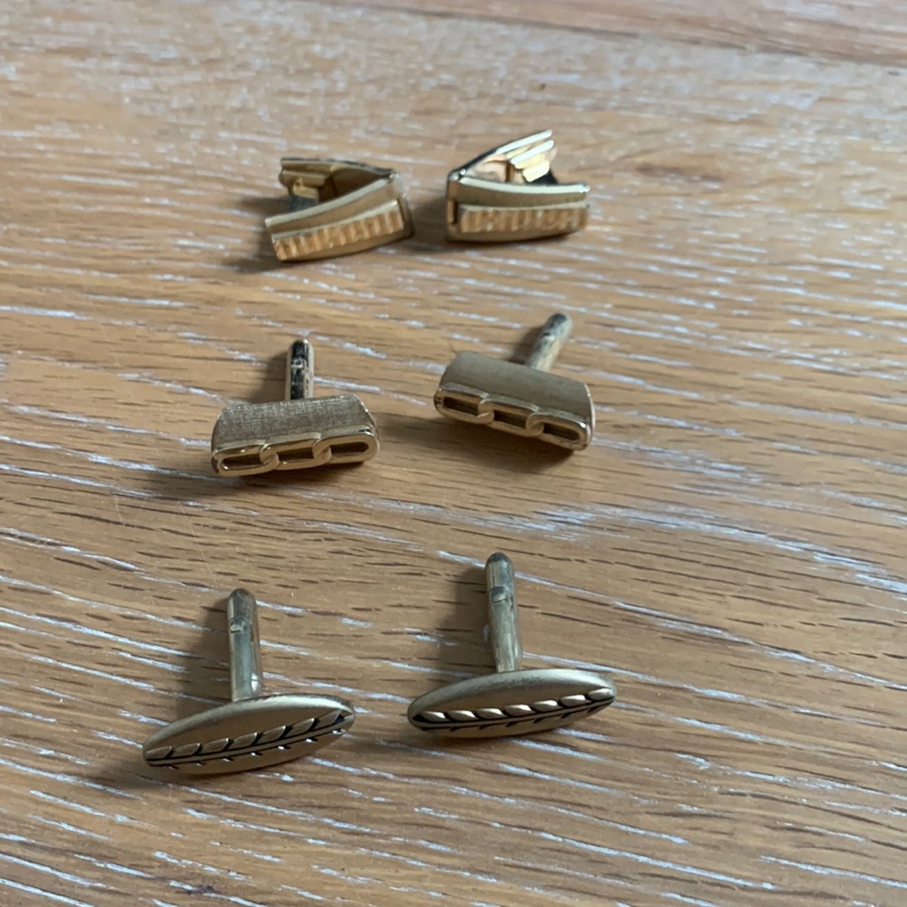 Gold vintage cuff links